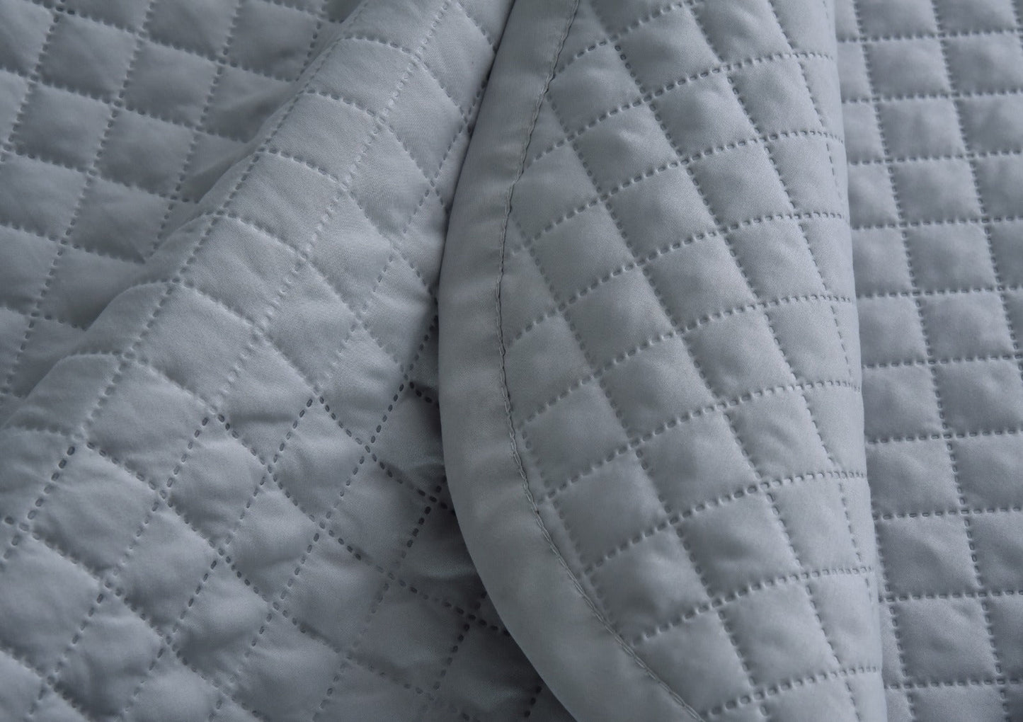 4 PCs Ultrasonic Quilted Luxury Bed Spread Set-Silver Over Maroon